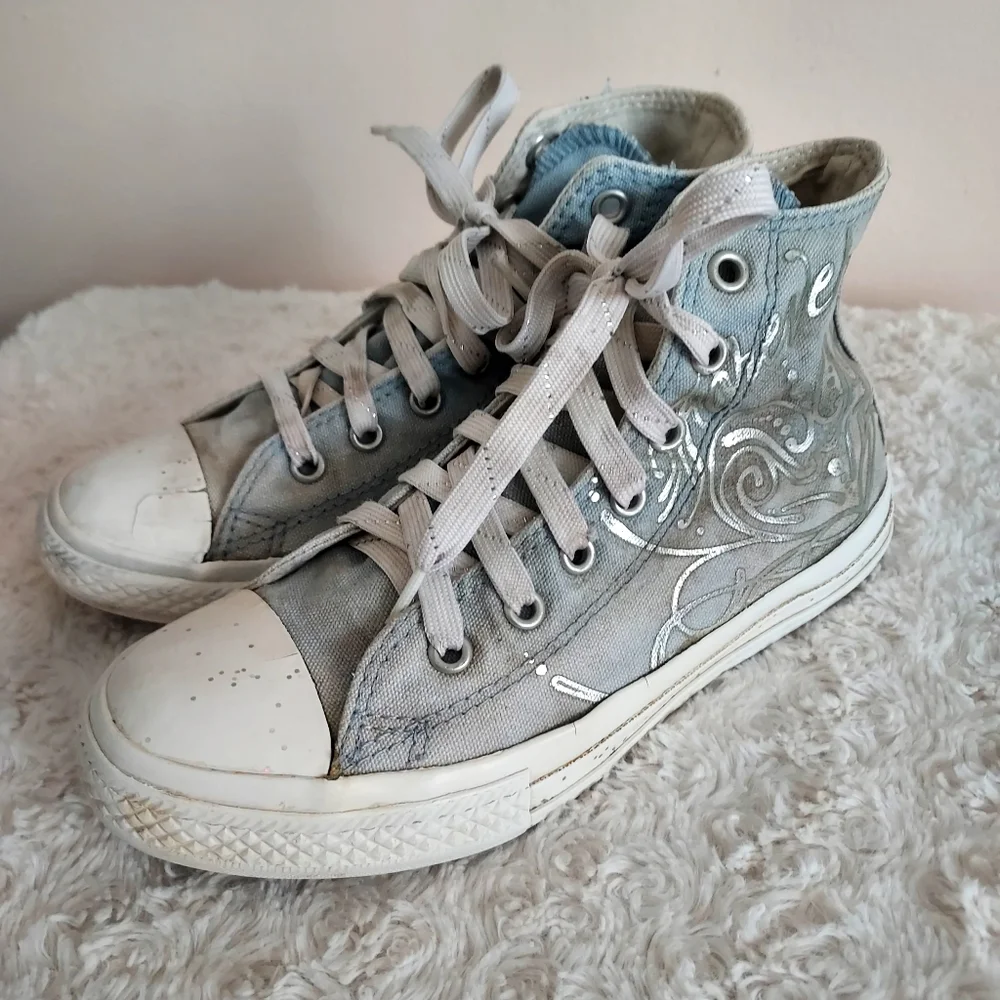 Converse All stars Blue Sparkly Sneakers Youth size 2 Play Time Girly Everyday